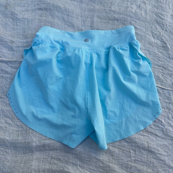 New Lululemon size 0 shorts - Picture 3 of 3